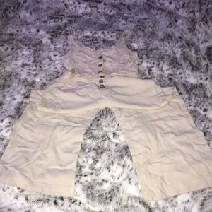 Cute walk-on the beach set